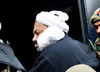 माफियाओं की सारी दादागिरी कोई मजबूत इच्छाशक्ति वाला मुख्यमंत्री ही निकाल सकता था