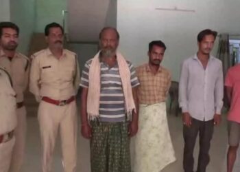 जंगली सूअर के शिकारी गिरफ्तार, राइफल-कारतूस जब्त…