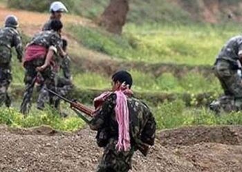 पुलिस और माओवादियों में मुठभेड़, एक महिला नक्सली ढेर