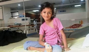 मुख्यमंत्री व जिला प्रशासन के प्रयास से नन्ही वर्षा का हुआ कोक्लियर इंप्लांट