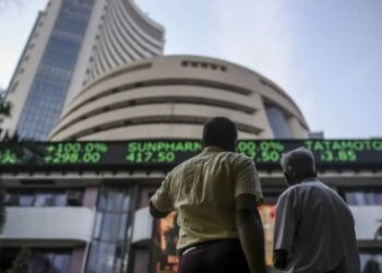 गिरावट के साथ खुला शेयर बाजार