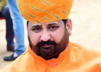 करणी सेना के अध्यक्ष की गोली मारकर हत्या