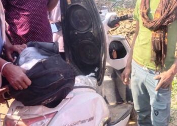 जूपिटर से बरामद हुई 50 लीटर महुआ शराब, आरोपी गया जेल…