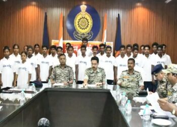 लोन वर्राटू से प्रेरित होकर 26 नक्सलियों ने किया आत्मसमर्पण