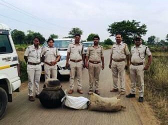 बरगढ़ और सरिया आबकारी टीम की संयुक्त कार्यवाही, मदिरा और सामग्री जप्त