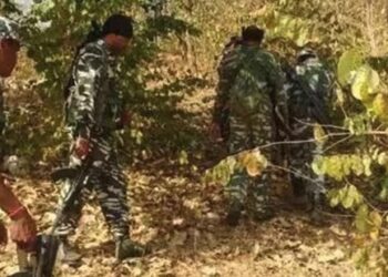 पुलिस नक्सलियों के बीच मुठभेड़ , एक नक्सली ढेर