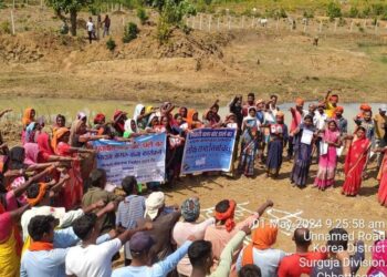 मेहनतकश श्रमिकों ने कहा मतदान करबो- कराबो