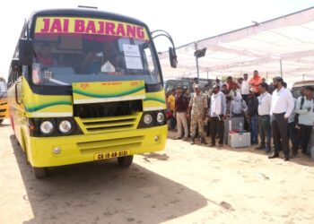 154 गाड़ियों में 728 मतदान केंद्र के लिए रवाना हुए 3640 मतदान दल