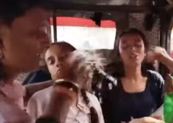 गर्मी से बेहोश हुए 41 बच्चे, 45 डिग्री तापमान में चल रही थी क्लास…