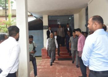 मुख्य न्यायधीश सिन्हा ने किया जिला-सत्र न्यायालय का निरीक्षण, अधिवक्ताओं से की चर्चा