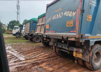 कार्यवाही : रेत का अवैध परिवहन करते 9 हाइवा जब्त