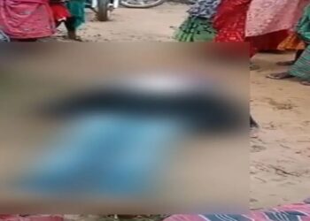 नक्सलियों ने दो पूर्व सरपंचों को उतारा मौत के घाट