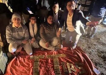 जंगल में मिला 55 किलो सोना और 15 करोड़ कैश…