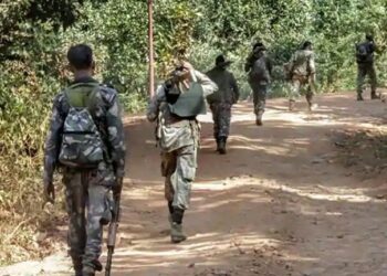 मैनपुर मुठभेड़: 2 और नक्सलियों के शव बरामद