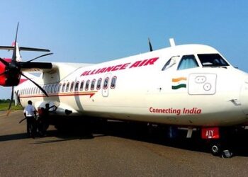 7 घंटे का इंतजार, फिर मिली फ्लाइट रद्द होने की जानकारी, भड़के यात्री…