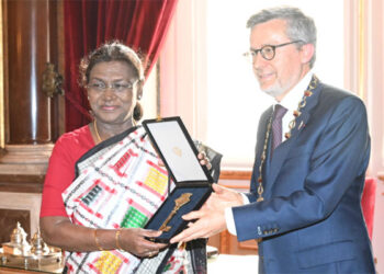 पुर्तगाल में राष्ट्रपति द्रौपदी मुर्मु को दिया गया सिटी की ऑफ ऑनर सम्मान