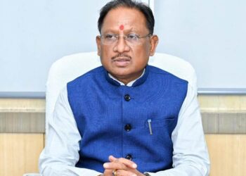 मुख्यमंत्री ने आईईडी ब्लास्ट में शहीद जवान को दी श्रद्धांजलि