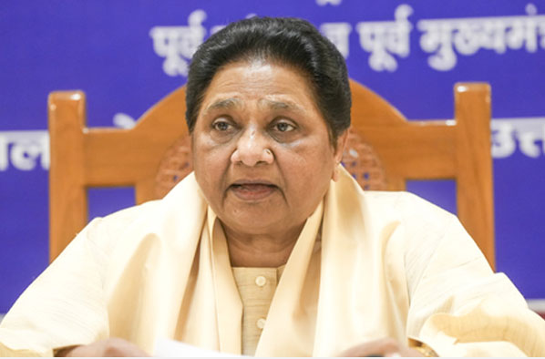 बसपा न एनडीए में है और न ही इंडी गठबंधन में : मायावती